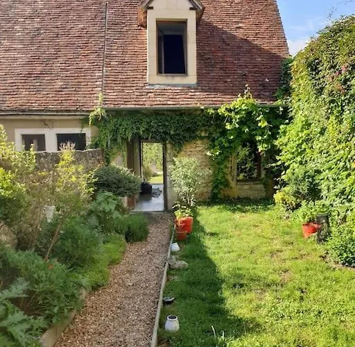 La Dragonne, Petite Maison Au Centre De Bellême, Jardin, Cuisine équipée, Vue Forêt Сasa de vacaciones Belleme