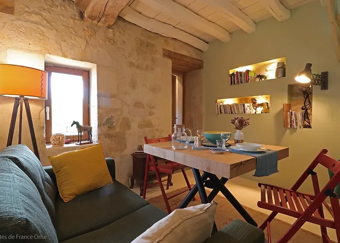 La Dragonne, Petite Maison Au Centre De Bellême, Jardin, Cuisine équipée, Vue Forêt Сasa de vacaciones