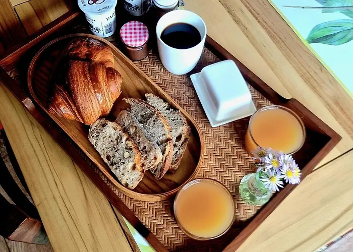 La Dragonne, Petite Maison Au Centre De Bellême, Jardin, Cuisine équipée, Vue Forêt