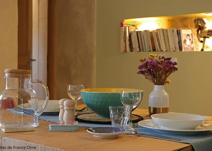 La Dragonne, Petite Maison Au Centre De Bellême, Jardin, Cuisine équipée, Vue Forêt Сasa de vacaciones Belleme